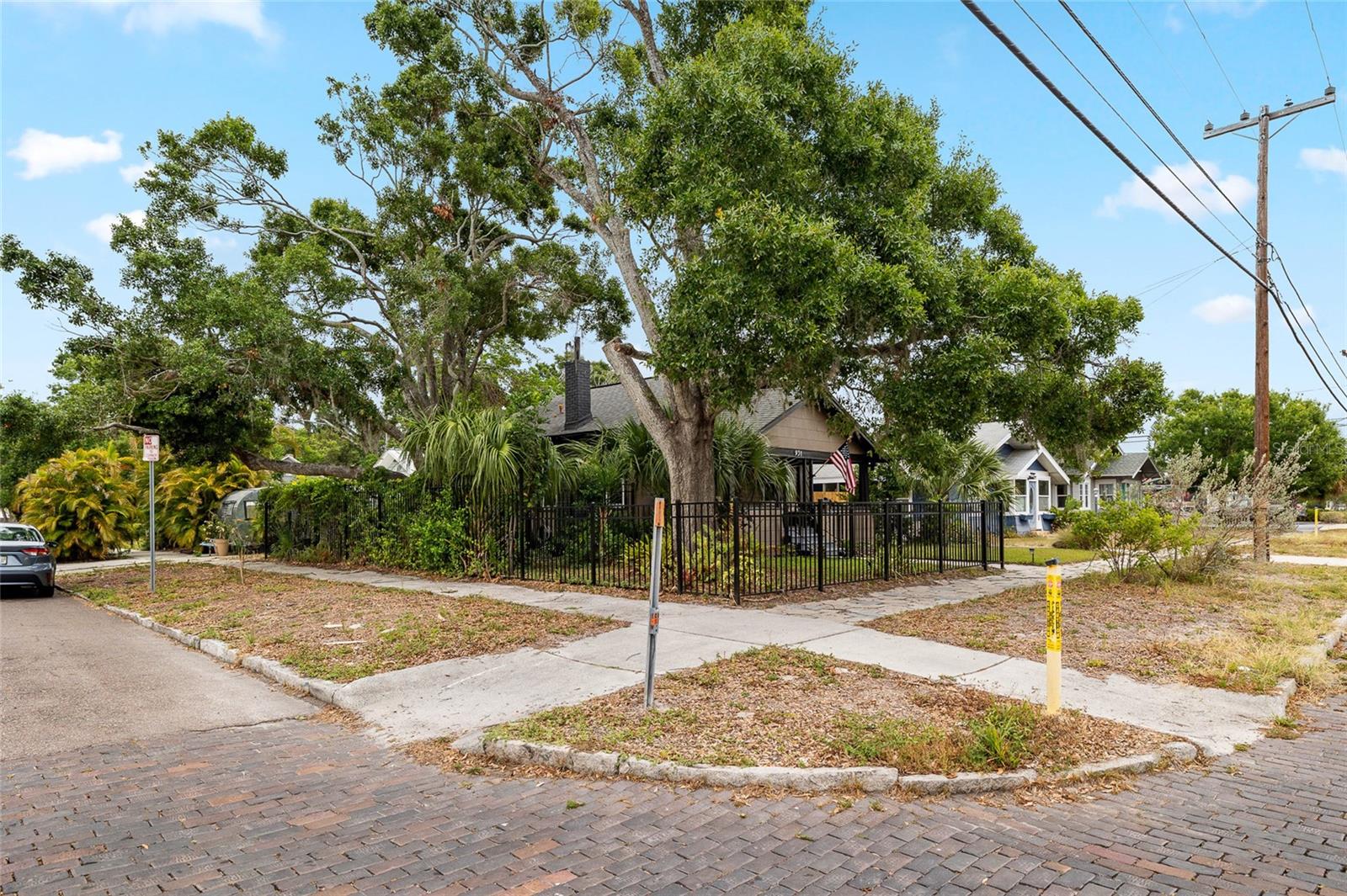 Image 19 of 29 For 931 28th Avenue N
