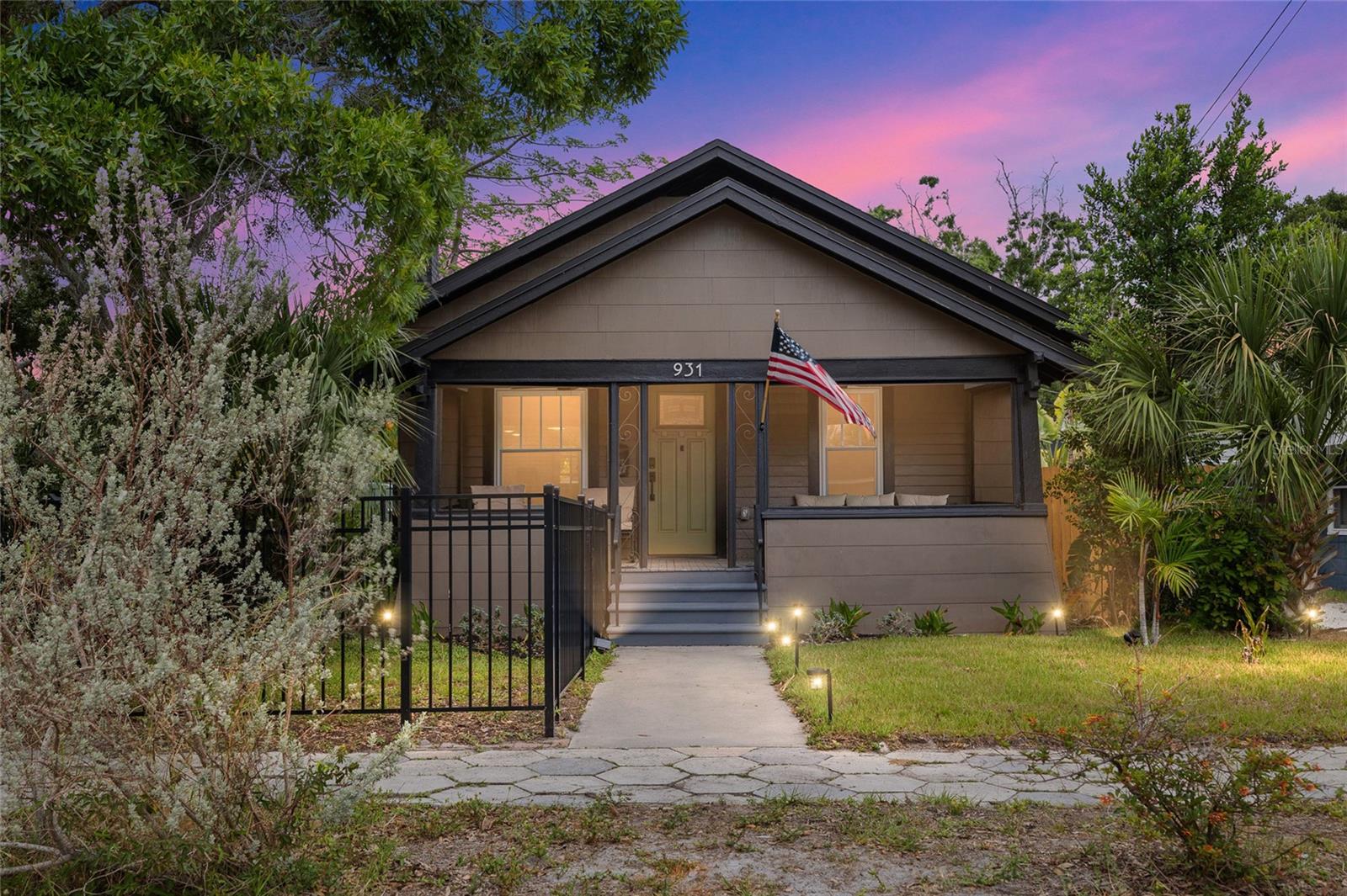 Image 2 of 29 For 931 28th Avenue N