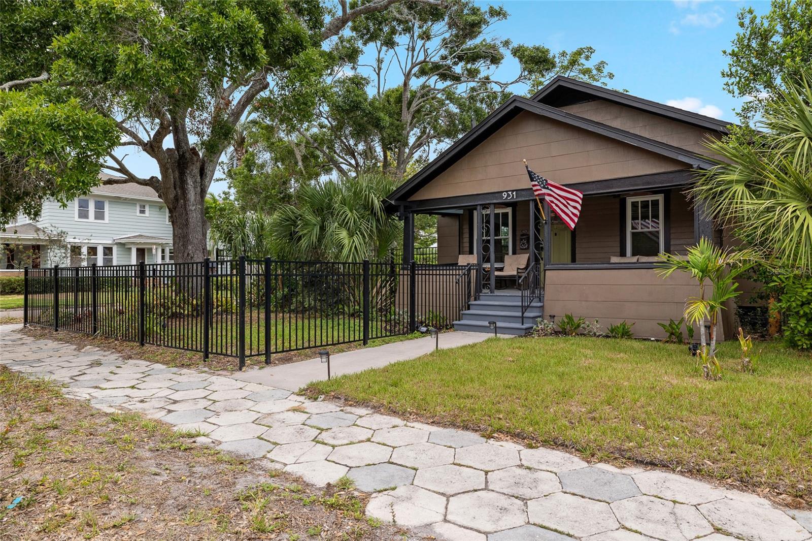 Image 3 of 29 For 931 28th Avenue N