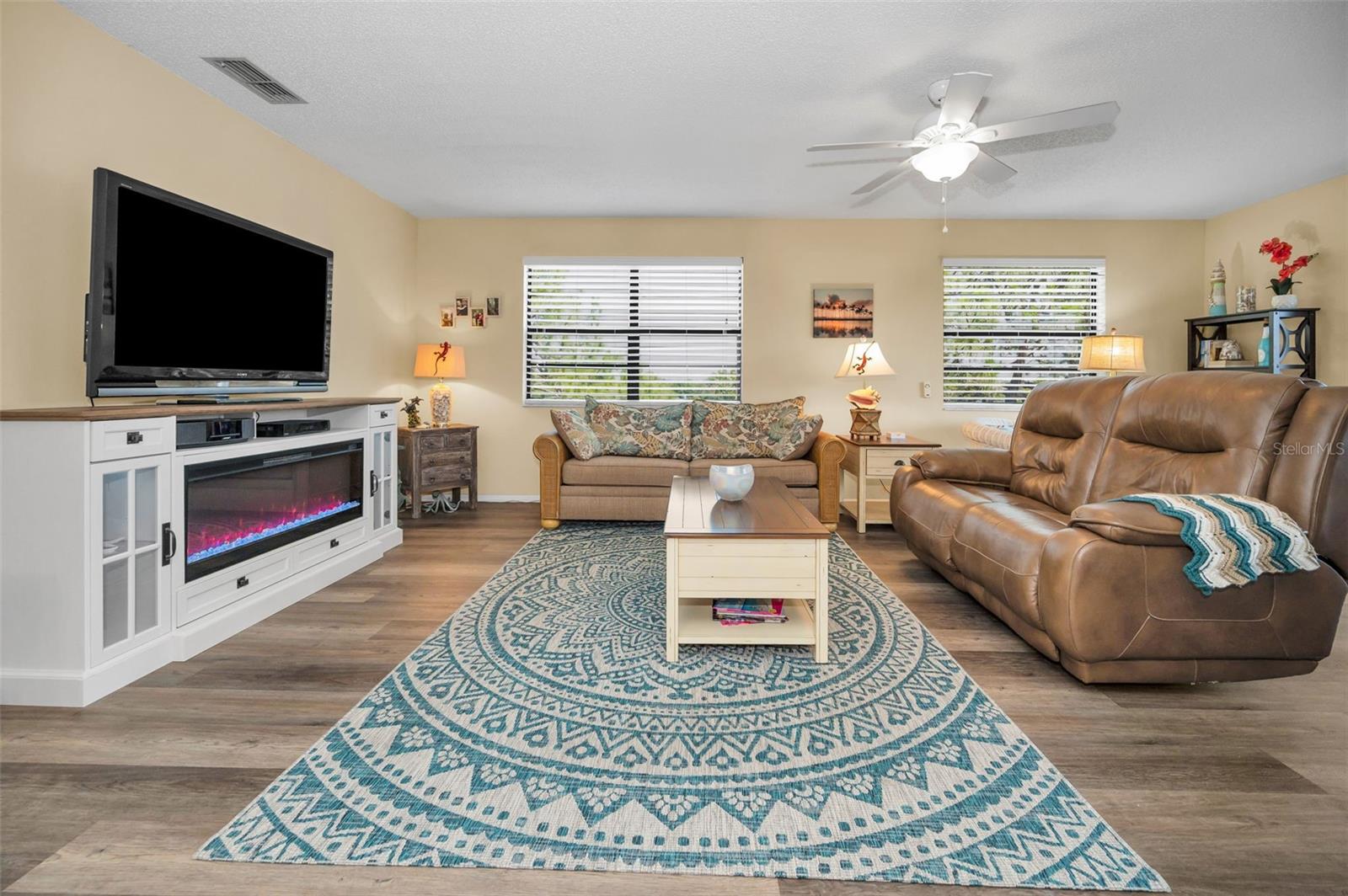 Image 20 of 75 For 6190 80th Street N 411
