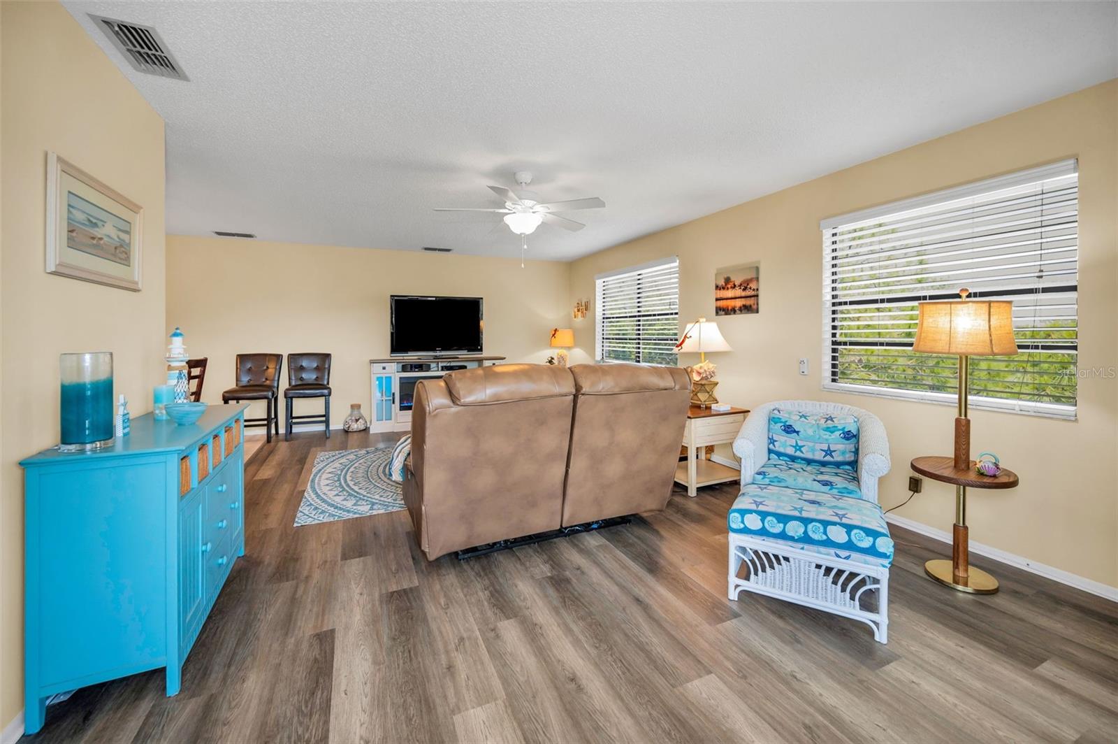 Image 31 of 75 For 6190 80th Street N 411