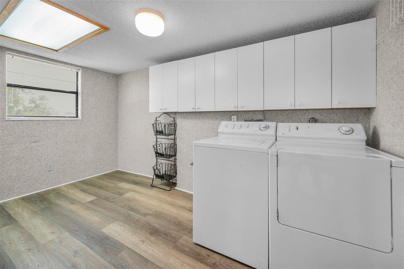 Image 40 of 75 For 6190 80th Street N 411