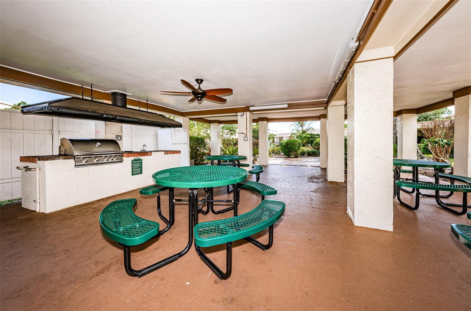 Image 61 of 75 For 6190 80th Street N 411