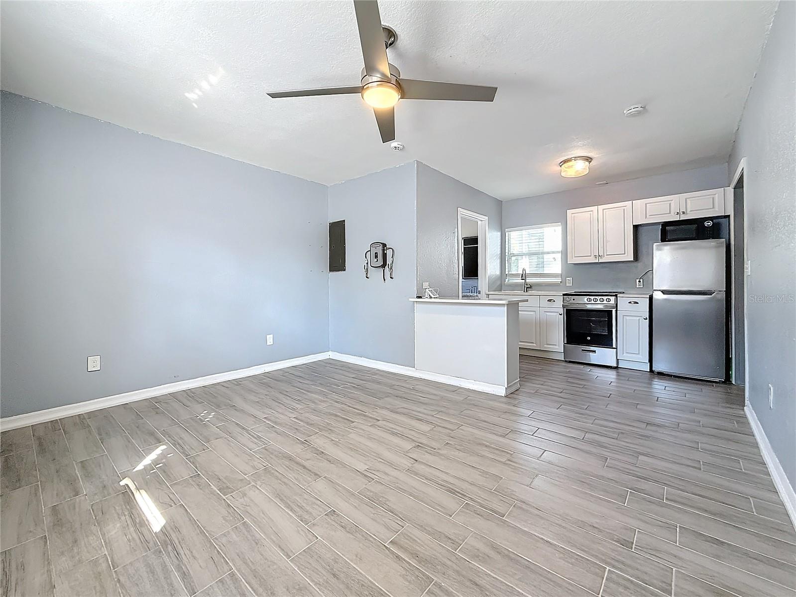 Image 7 of 19 For 2111 1-2 26th Street S
