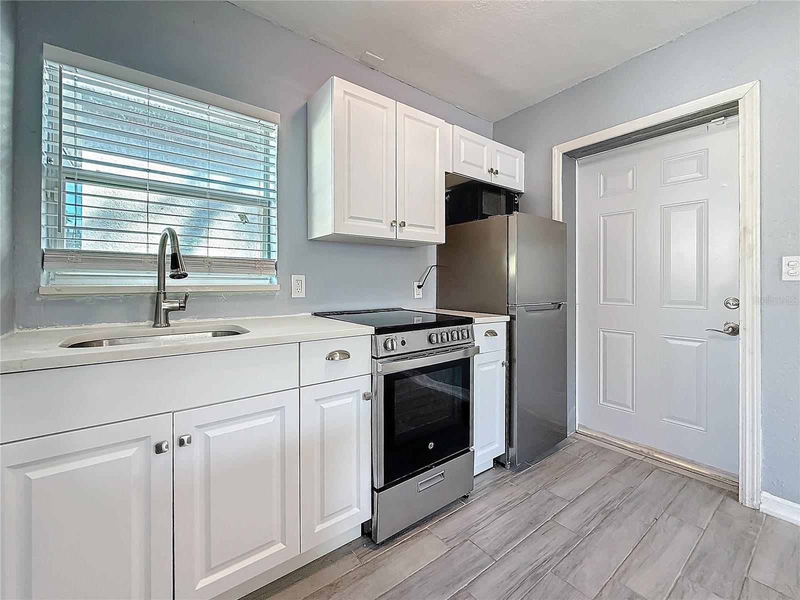 Image 8 of 19 For 2111 1-2 26th Street S