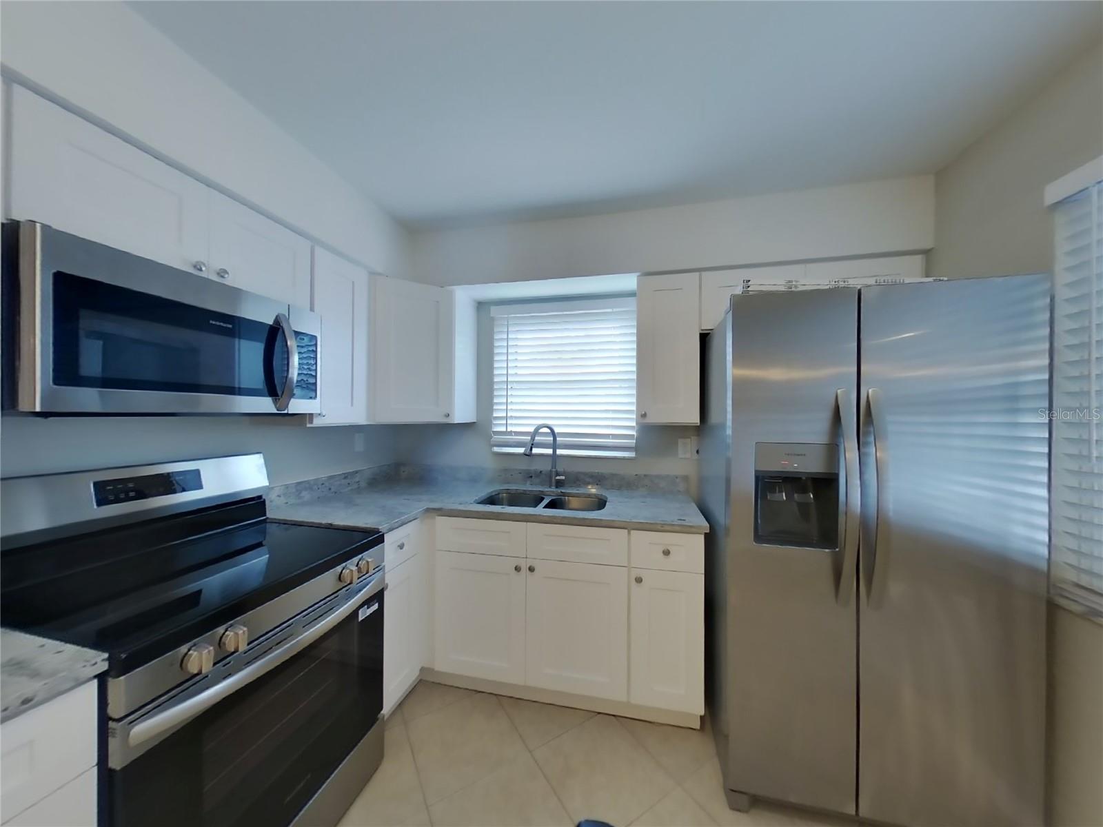 Image 4 of 15 For 1933 Ridgewood Drive