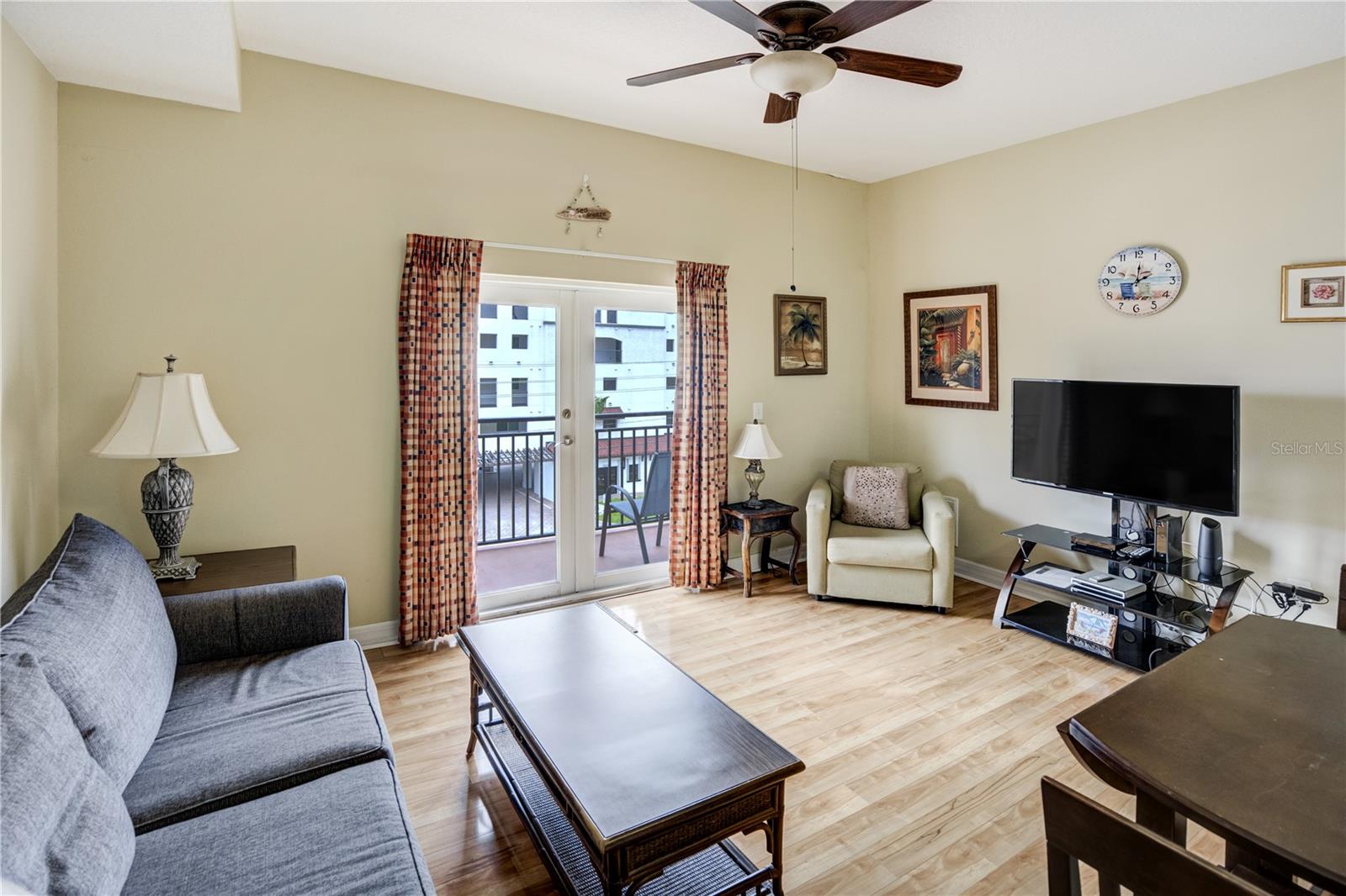 Image 15 of 44 For 13235 Gulf Boulevard 402