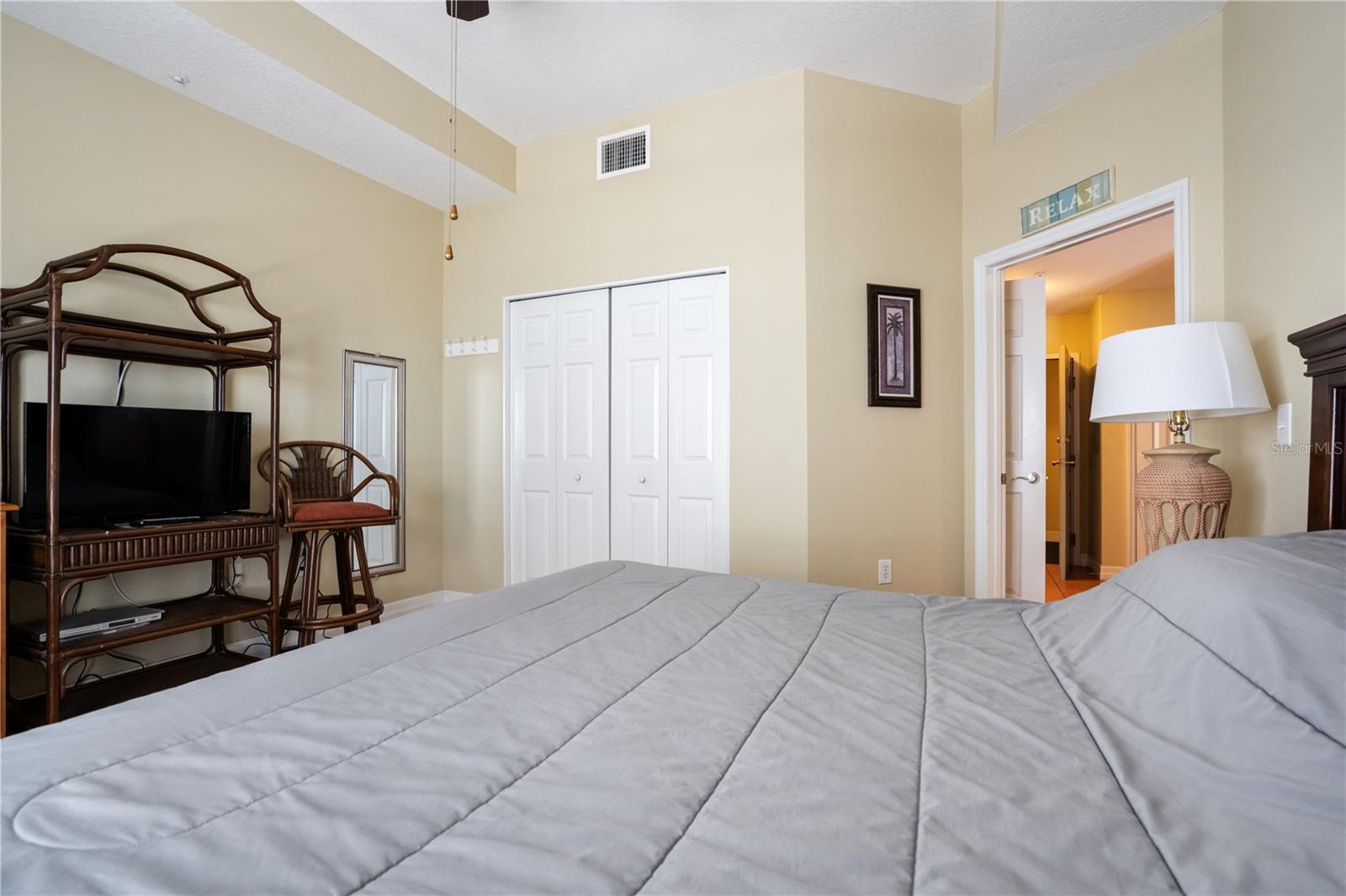 Image 18 of 44 For 13235 Gulf Boulevard 402