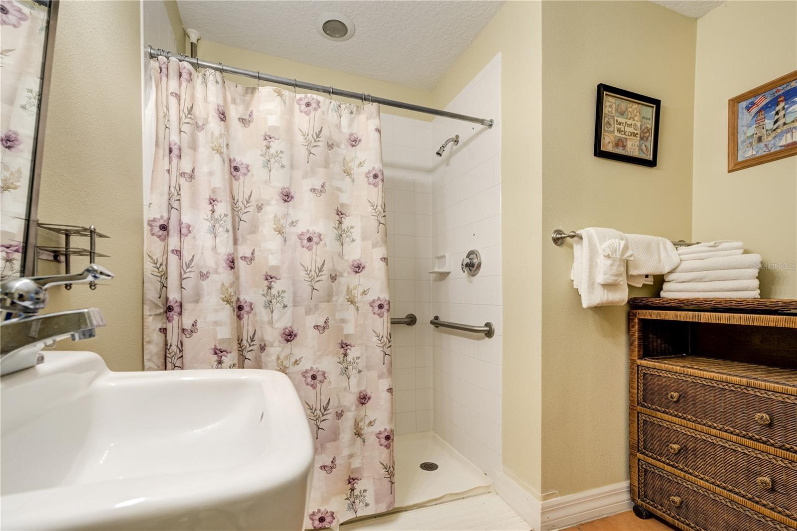 Image 24 of 44 For 13235 Gulf Boulevard 402