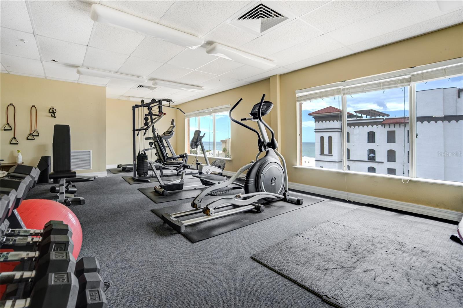 Image 29 of 44 For 13235 Gulf Boulevard 402