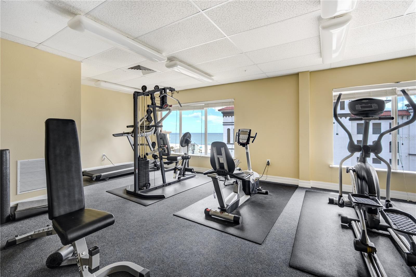 Image 31 of 44 For 13235 Gulf Boulevard 402