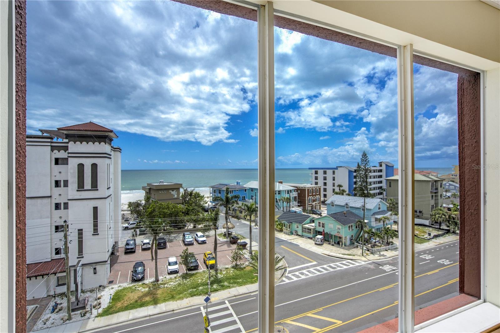 Image 32 of 44 For 13235 Gulf Boulevard 402