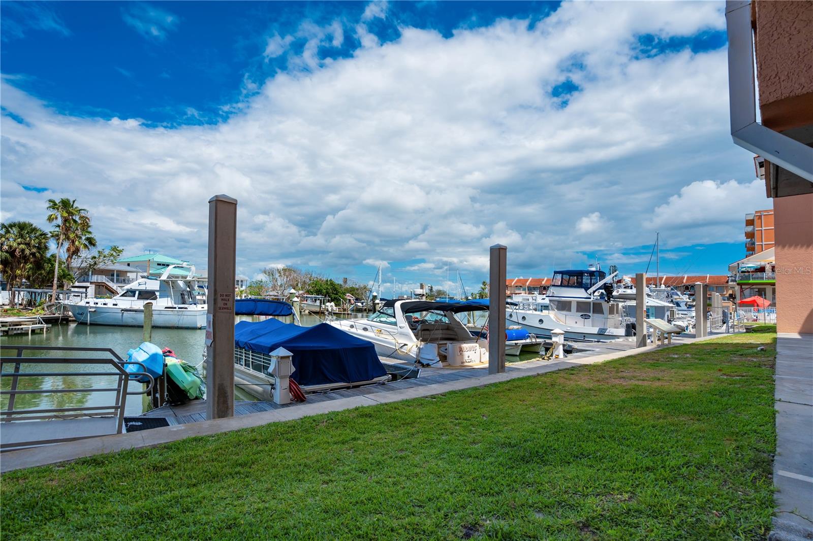 Image 34 of 44 For 13235 Gulf Boulevard 402