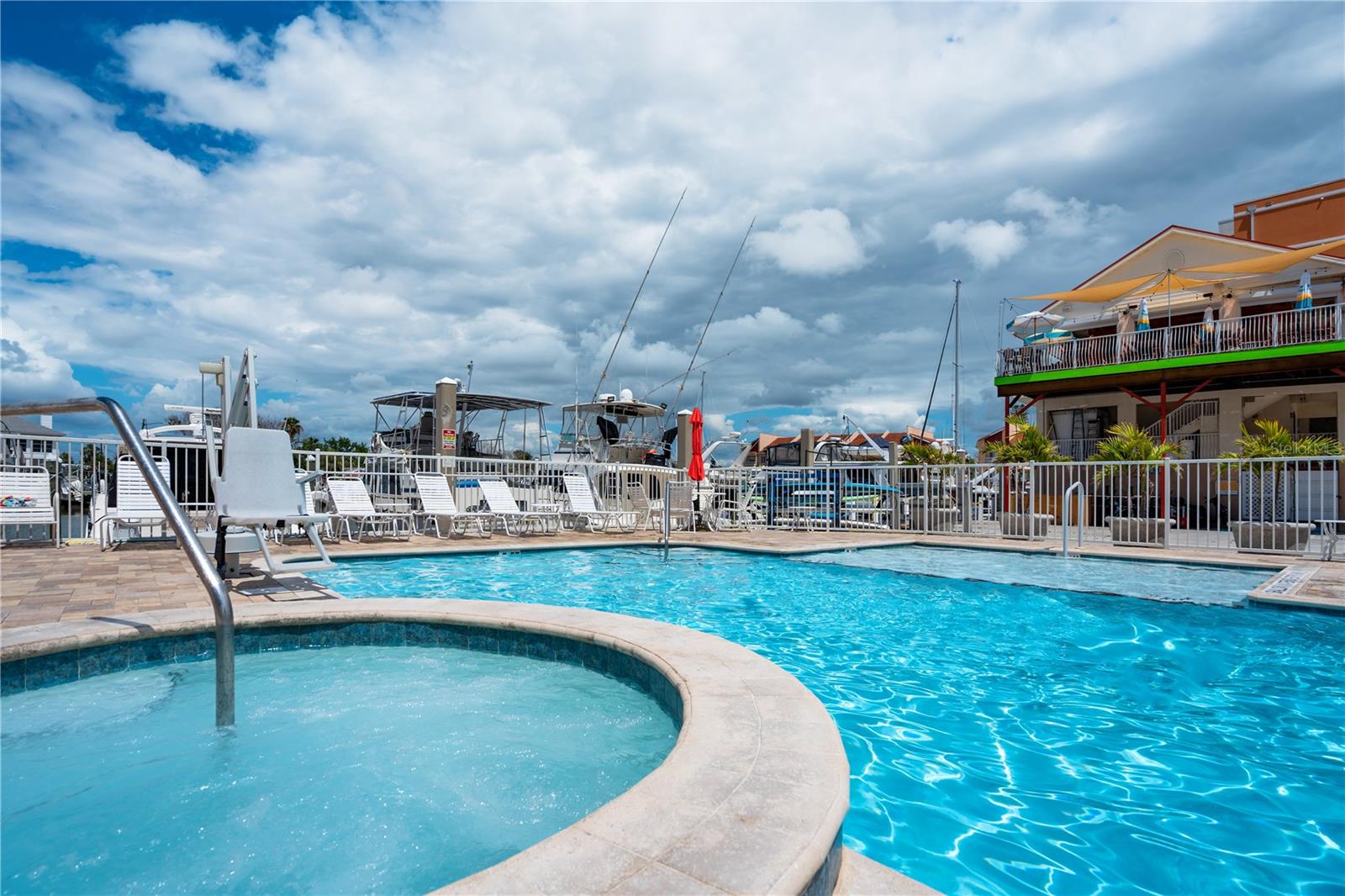 Image 39 of 44 For 13235 Gulf Boulevard 402