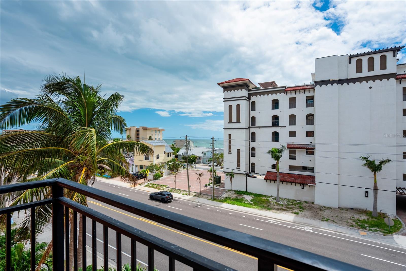 Image 5 of 44 For 13235 Gulf Boulevard 402