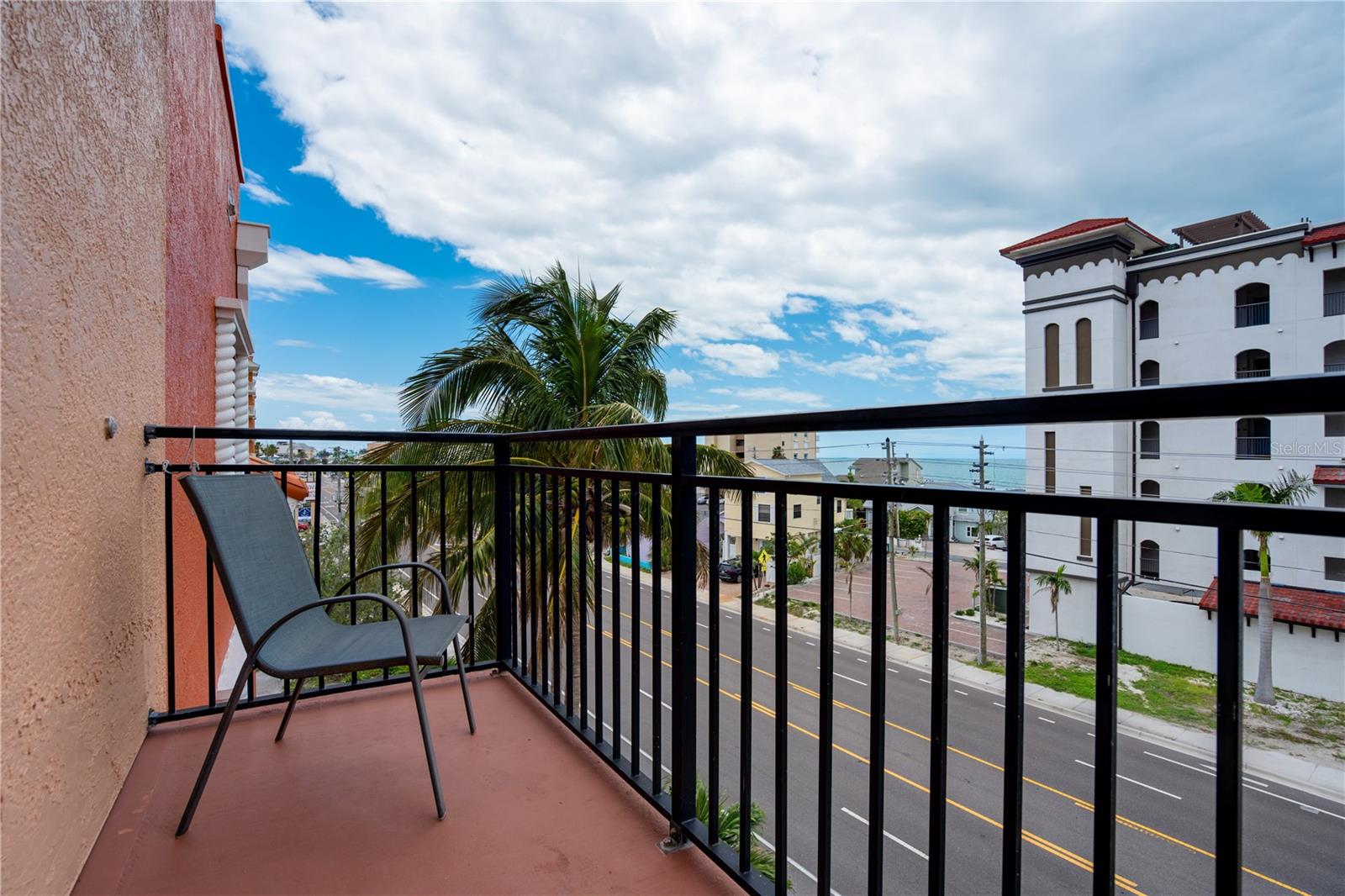 Image 7 of 44 For 13235 Gulf Boulevard 402