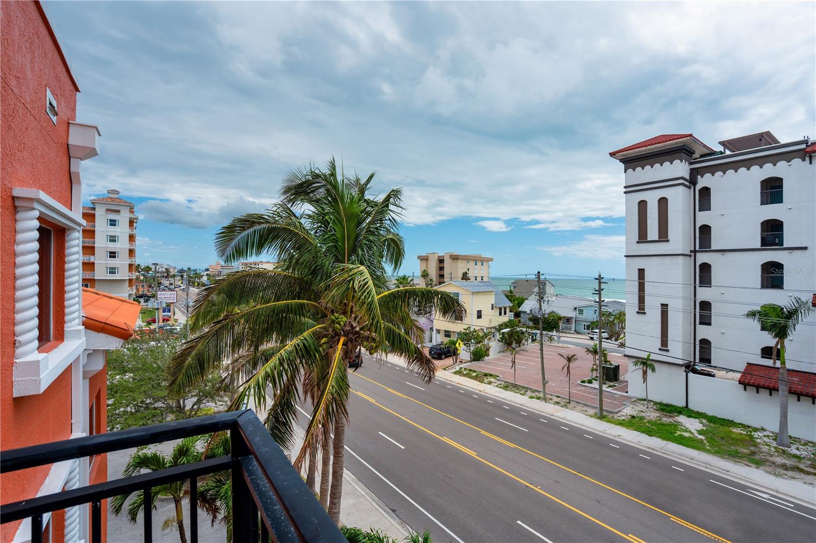 Image 8 of 44 For 13235 Gulf Boulevard 402