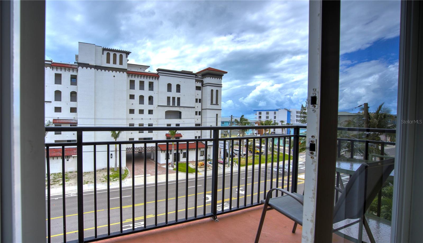 Image 9 of 44 For 13235 Gulf Boulevard 402
