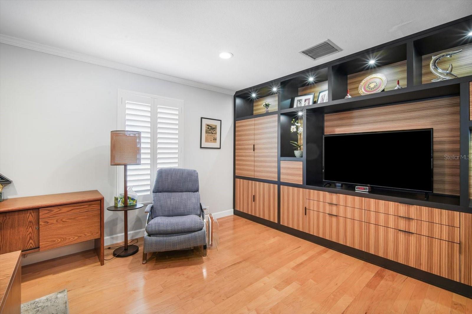 Listing photo id 11 for 4138 Saltwater Boulevard