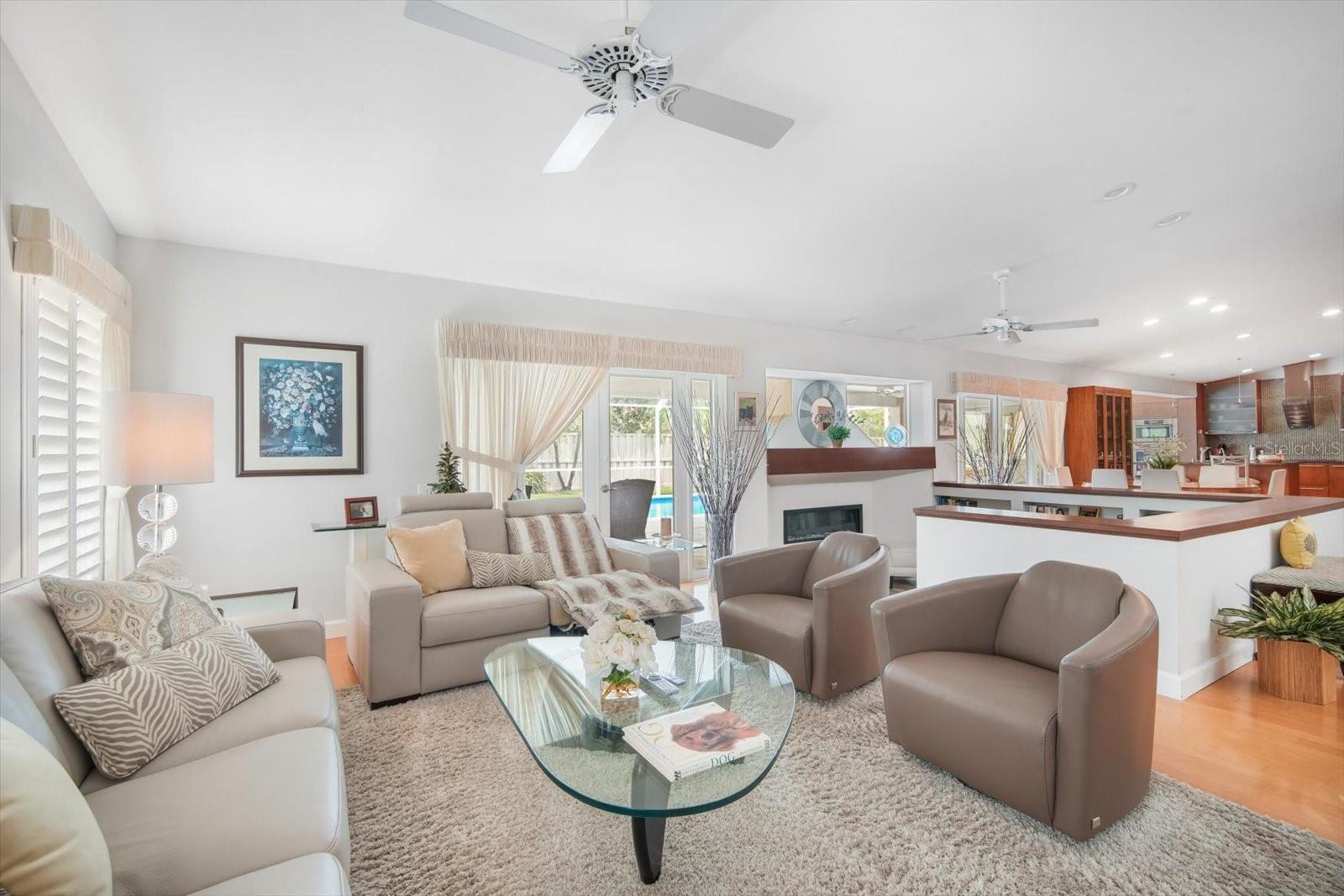 Listing photo id 14 for 4138 Saltwater Boulevard