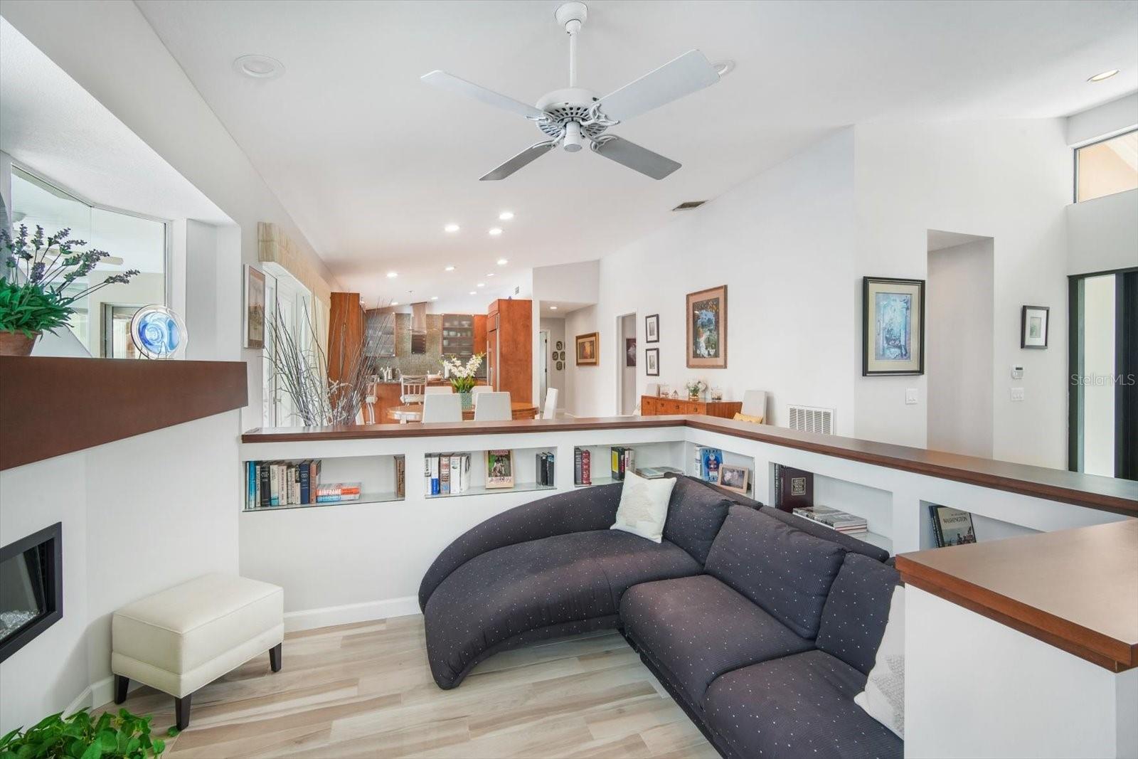 Listing photo id 16 for 4138 Saltwater Boulevard