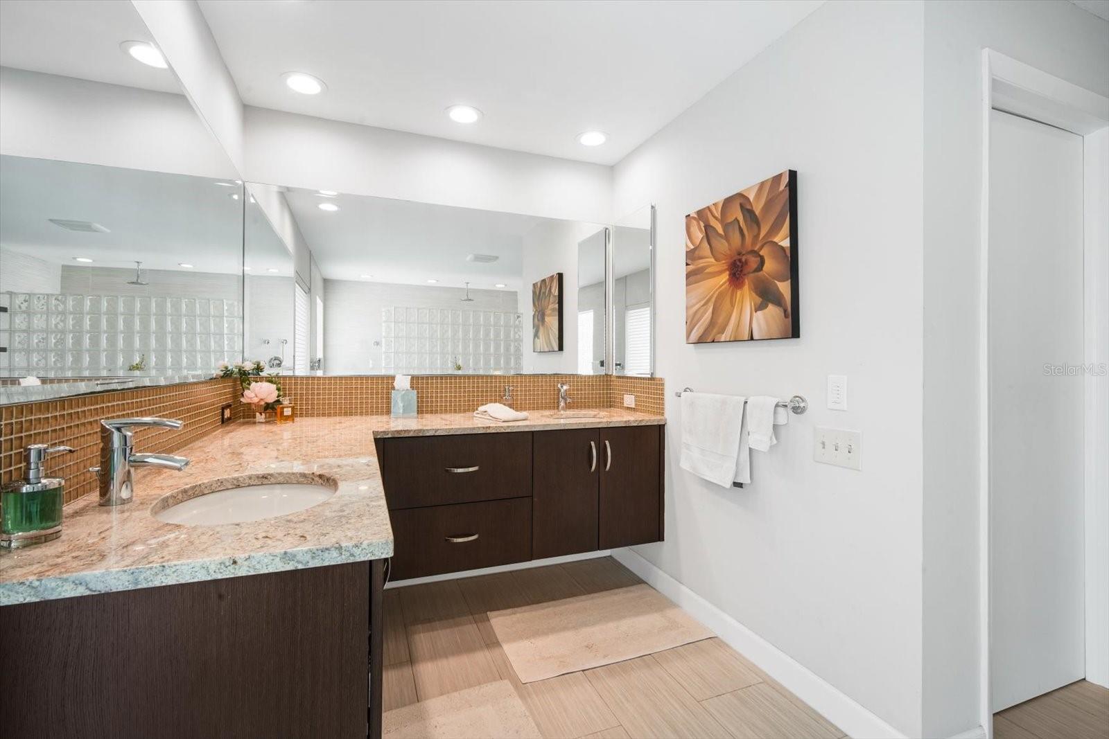 Listing photo id 28 for 4138 Saltwater Boulevard