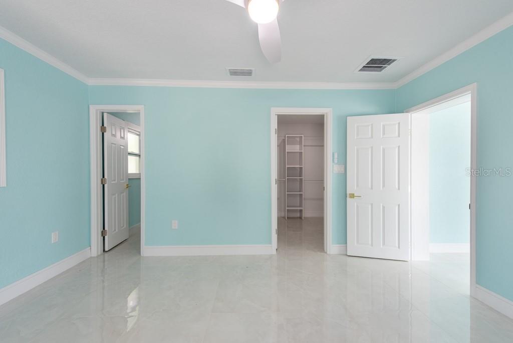 Listing photo id 24 for 4643 Bay Crest Drive