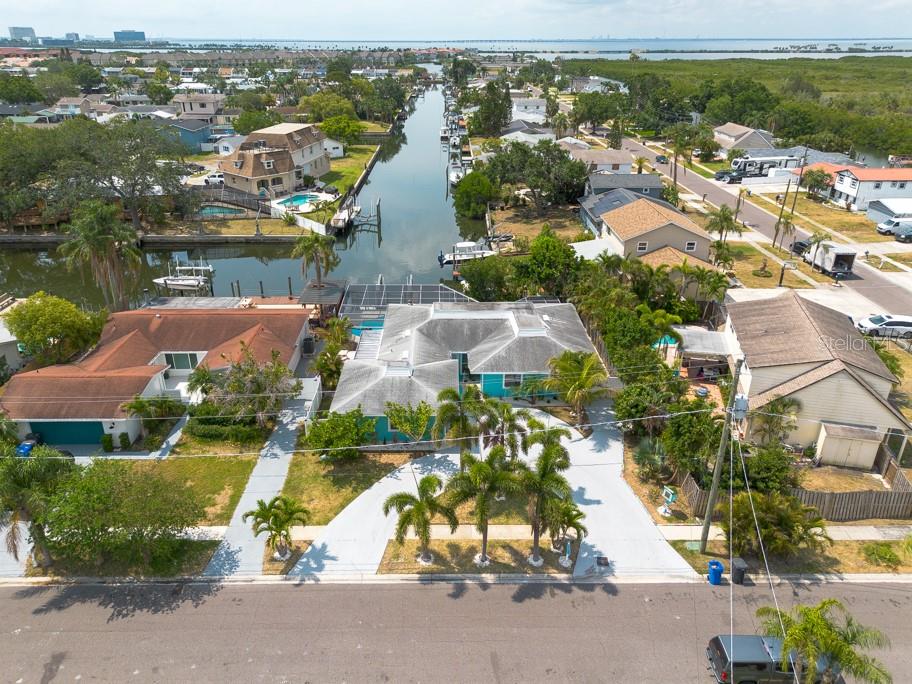 Listing photo id 2 for 4643 Bay Crest Drive