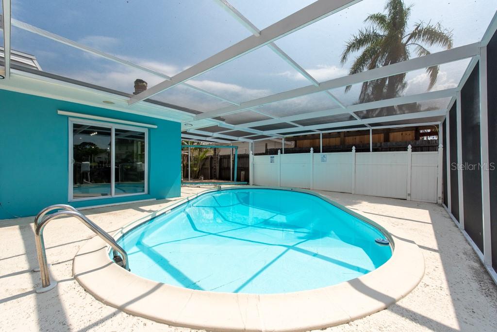 Listing photo id 40 for 4643 Bay Crest Drive