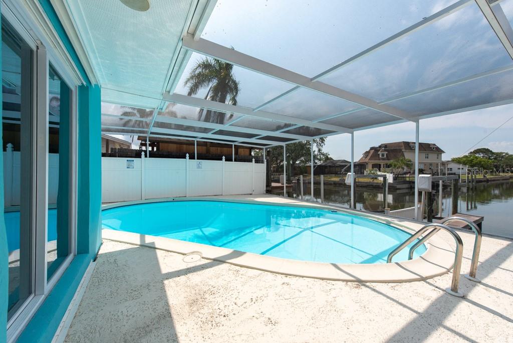 Listing photo id 42 for 4643 Bay Crest Drive