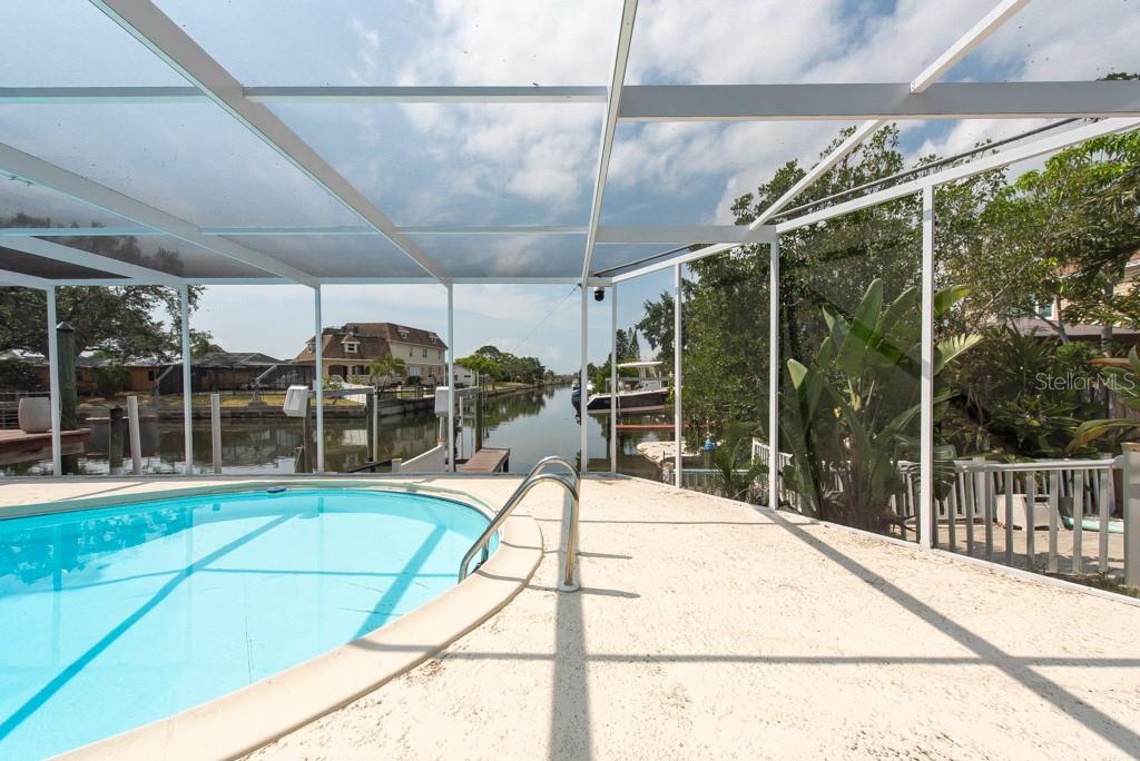 Listing photo id 43 for 4643 Bay Crest Drive
