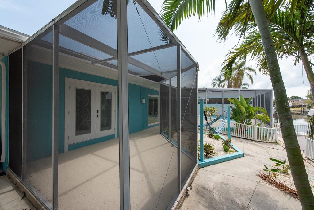 Listing photo id 49 for 4643 Bay Crest Drive