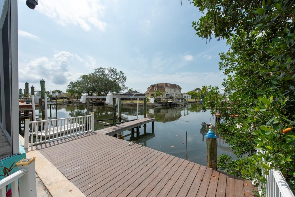 Listing photo id 50 for 4643 Bay Crest Drive
