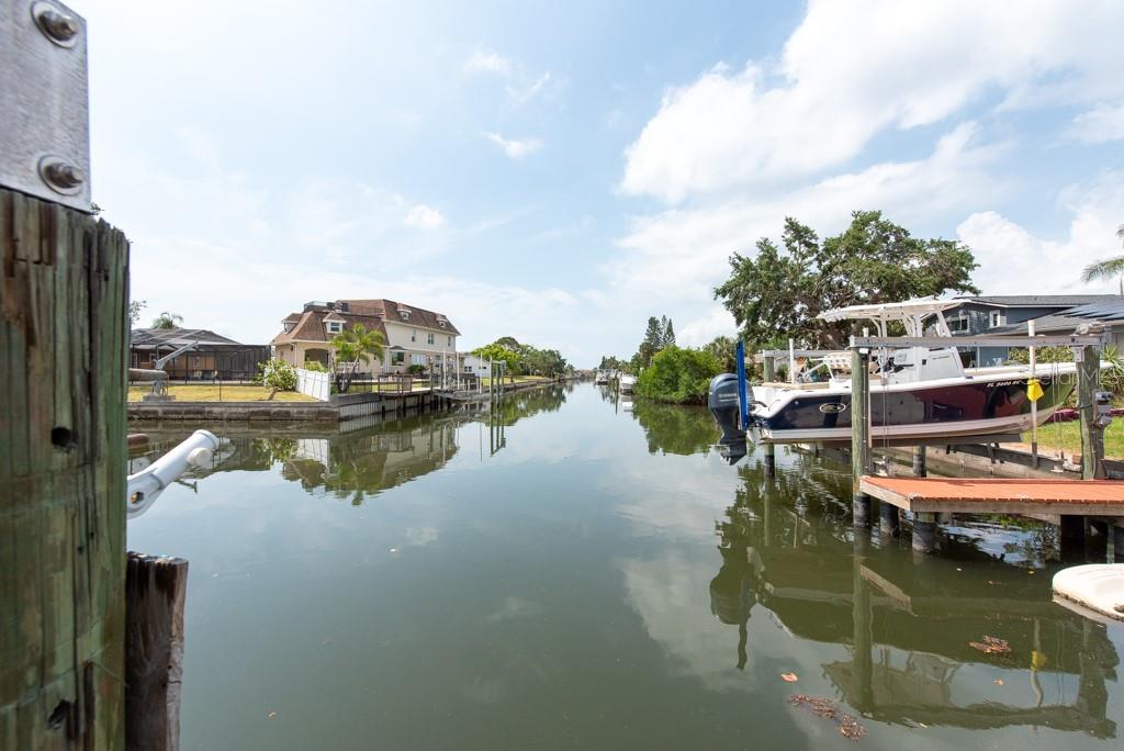 Listing photo id 53 for 4643 Bay Crest Drive