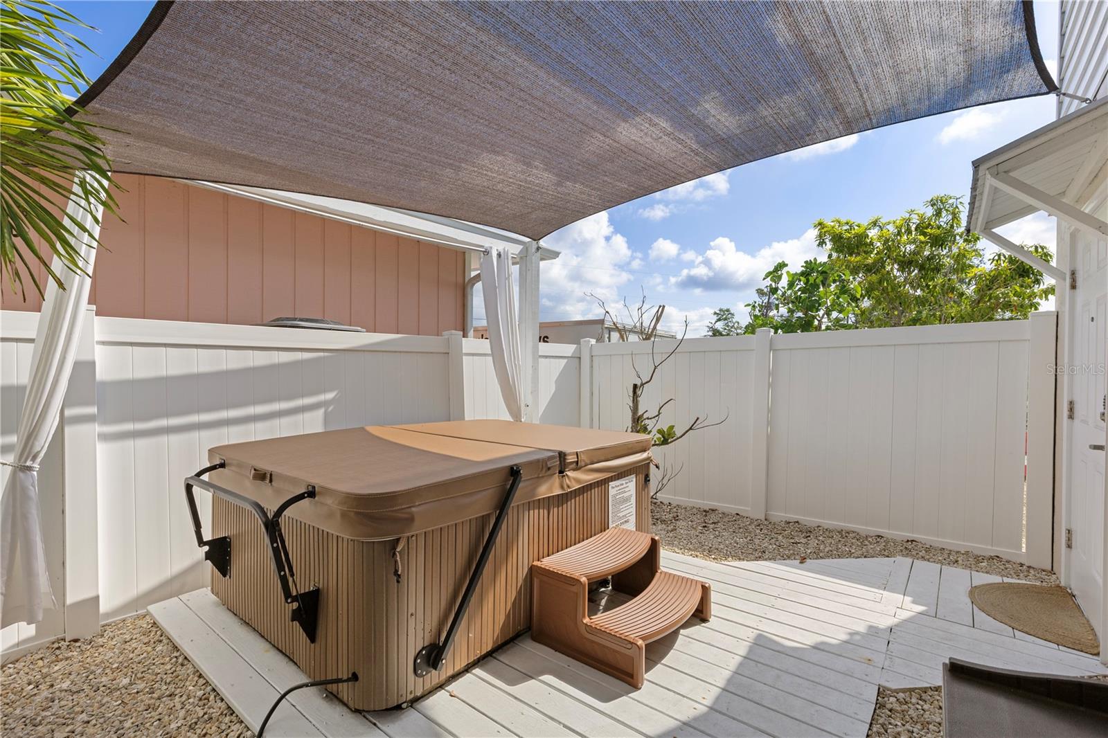 Image 14 of 53 For 7035 Placida Road