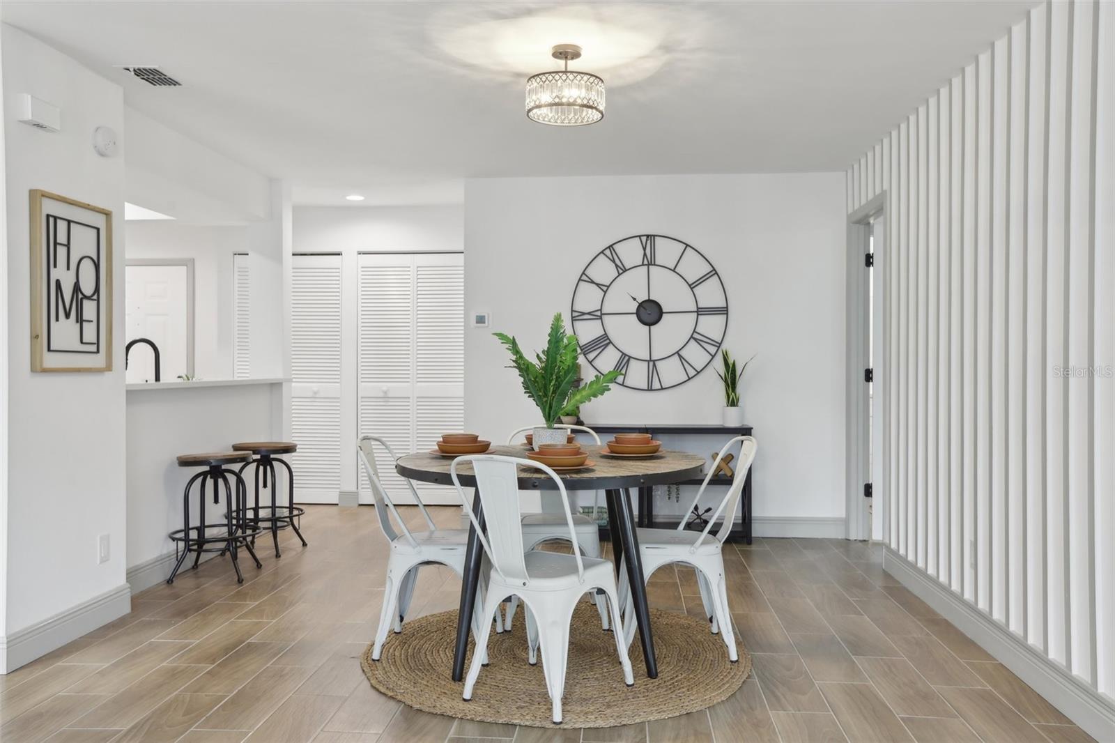 Image 12 of 39 For 2725 Countryside Boulevard 103
