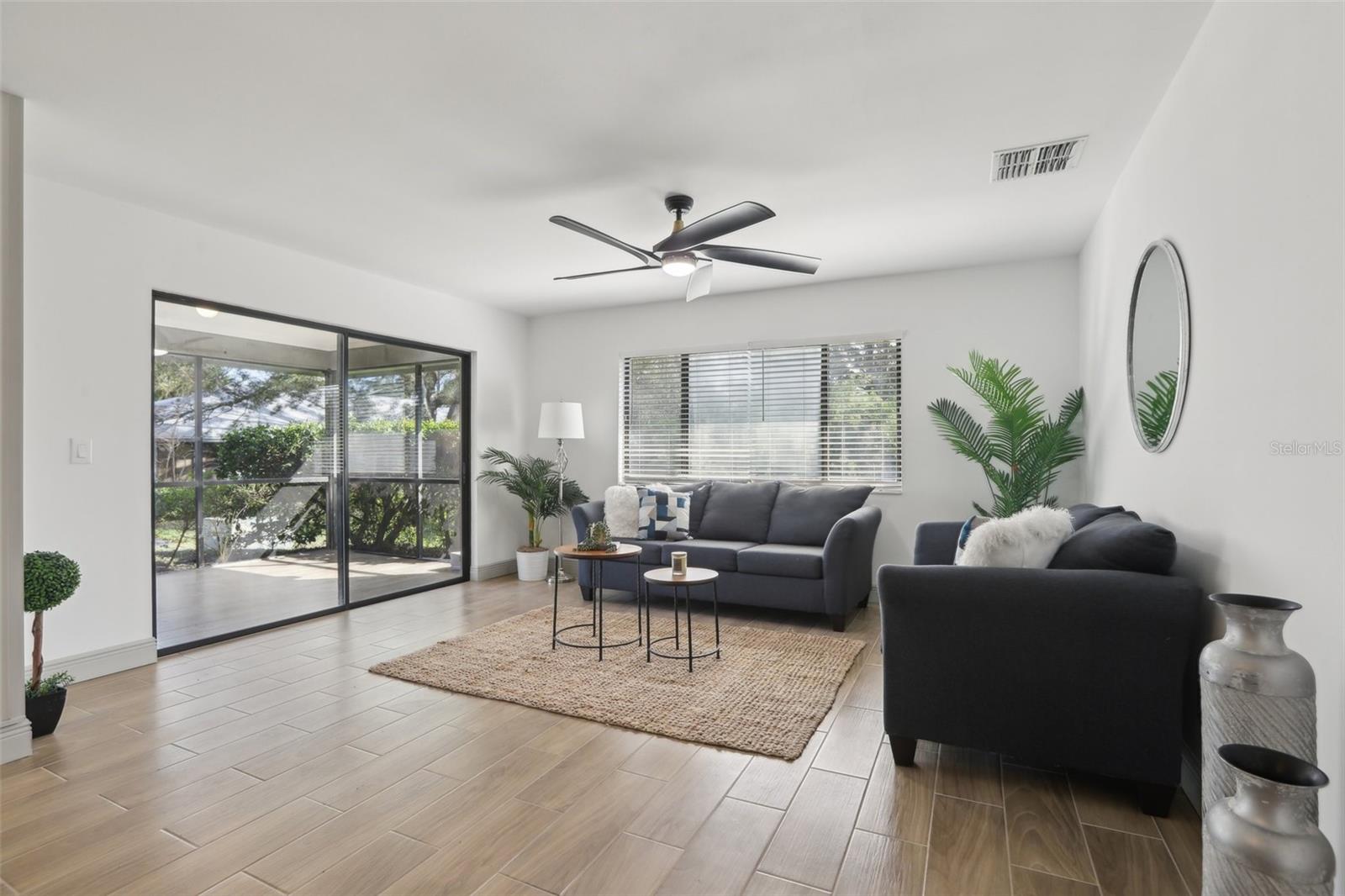 Image 13 of 39 For 2725 Countryside Boulevard 103