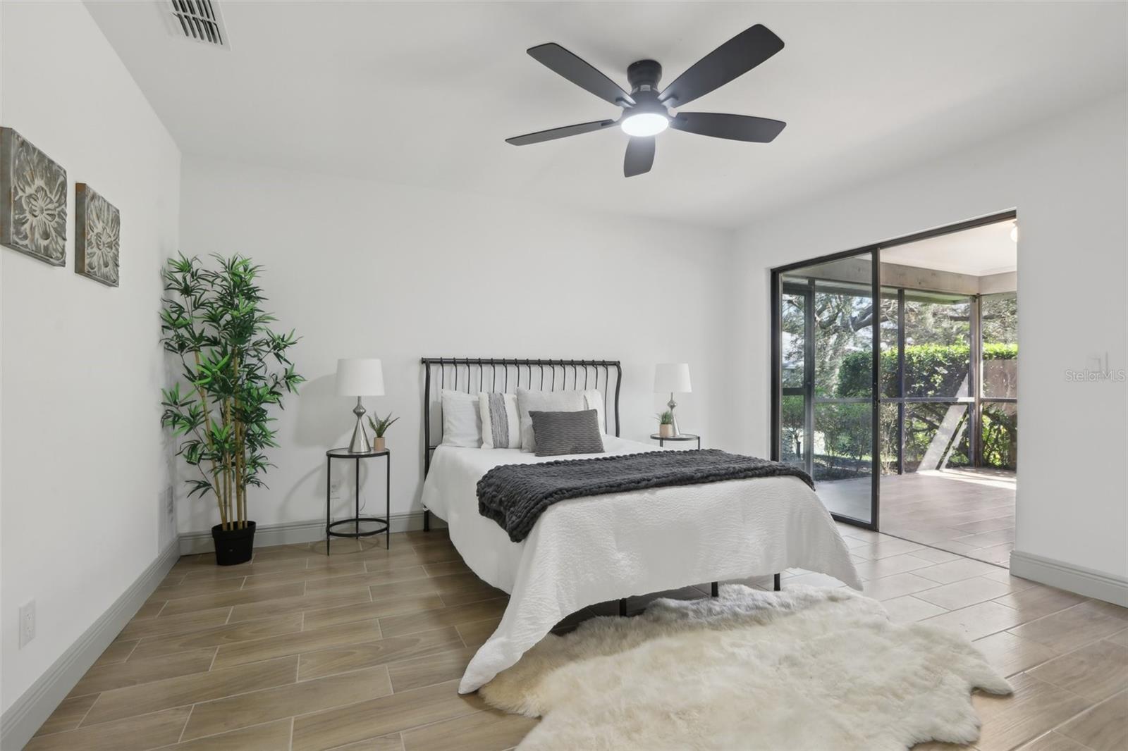 Image 18 of 39 For 2725 Countryside Boulevard 103