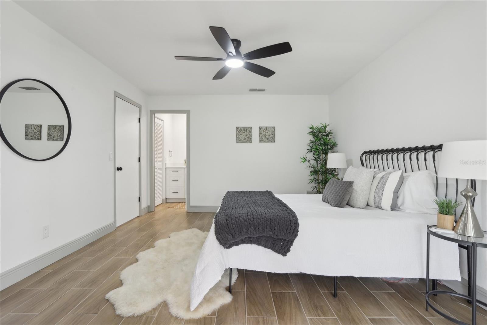 Image 19 of 39 For 2725 Countryside Boulevard 103