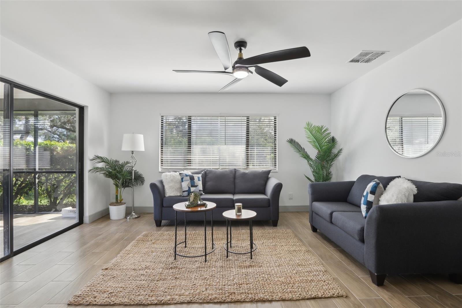 Image 3 of 39 For 2725 Countryside Boulevard 103
