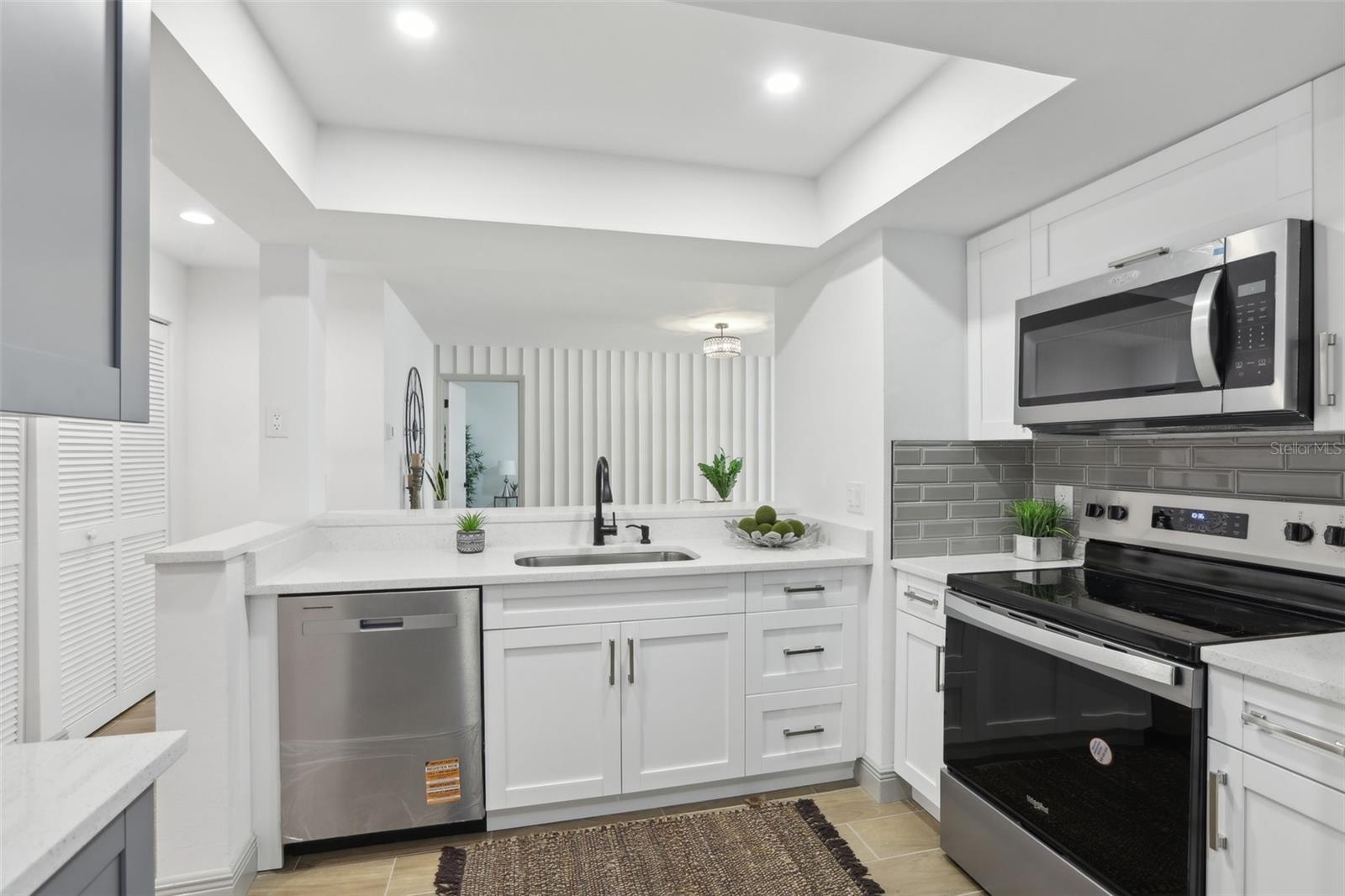 Image 6 of 39 For 2725 Countryside Boulevard 103
