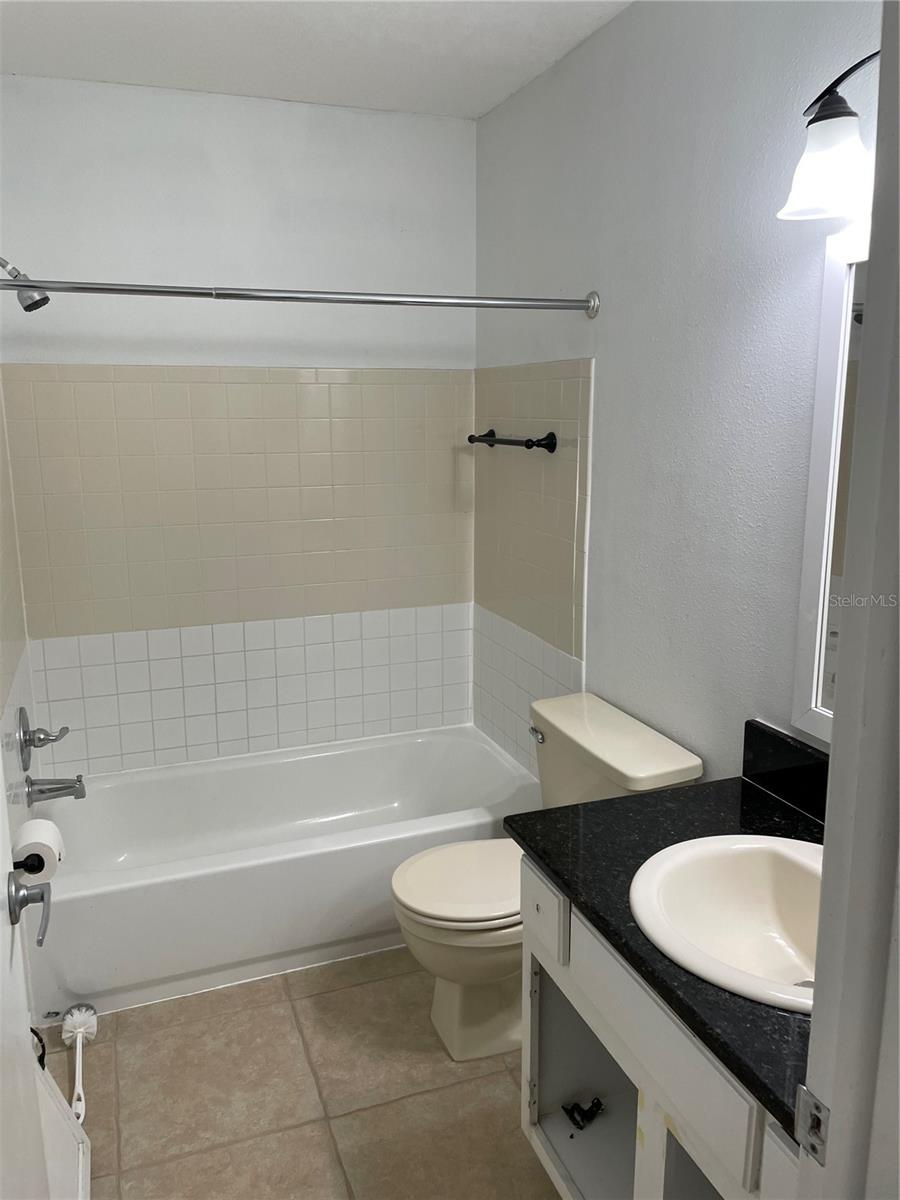 Image 18 of 21 For 2300 Bancroft Circle S F