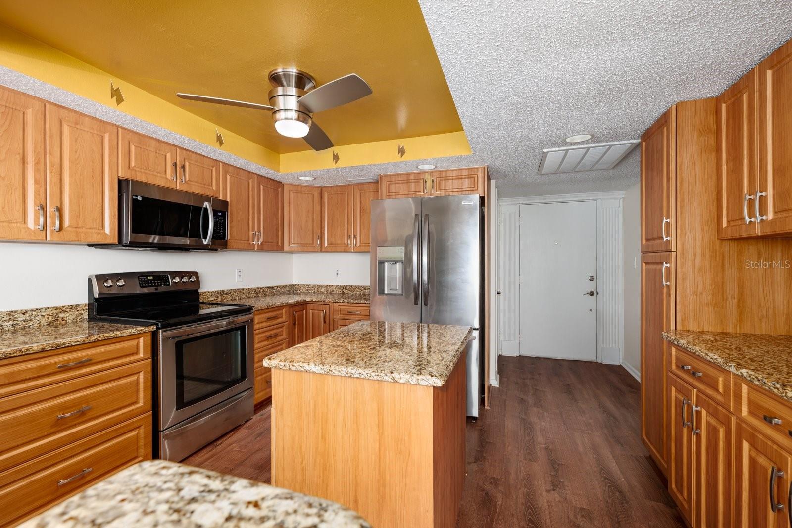 Image 8 of 49 For 17408 Gulf Boulevard 203