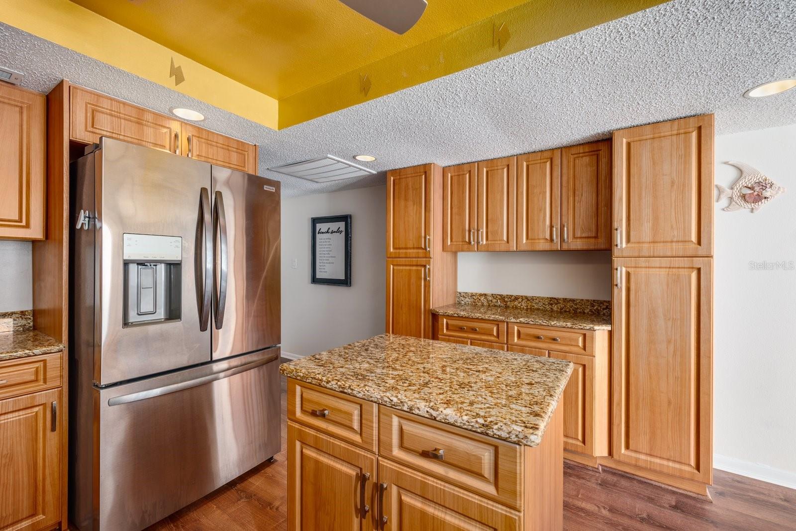 Image 9 of 49 For 17408 Gulf Boulevard 203