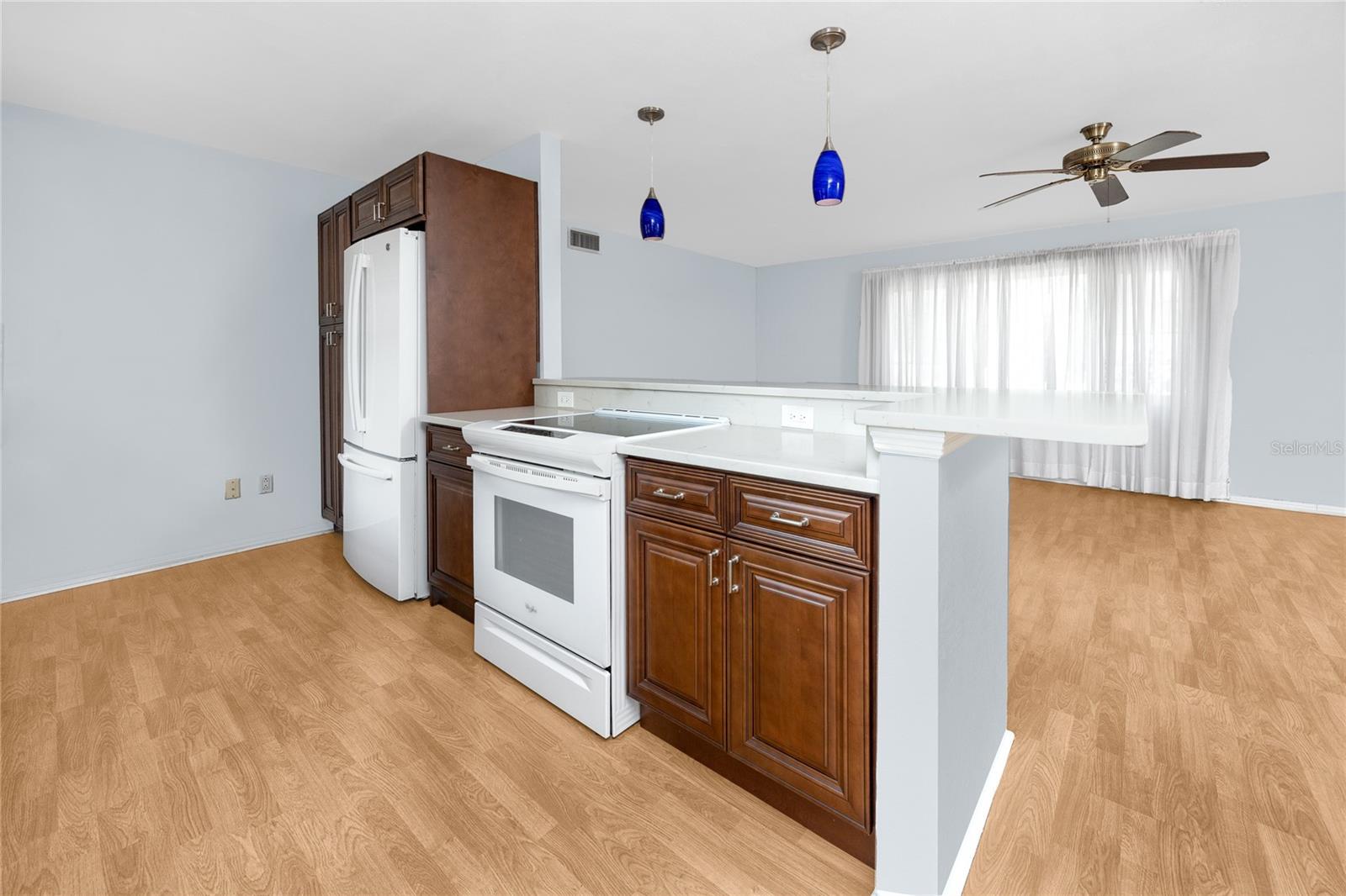 Listing photo id 0 for 7777 117th Street