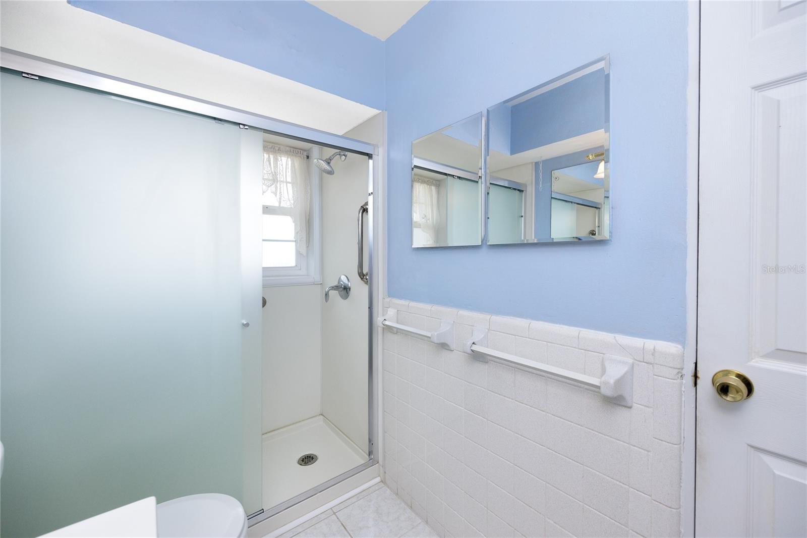 Listing photo id 22 for 7777 117th Street
