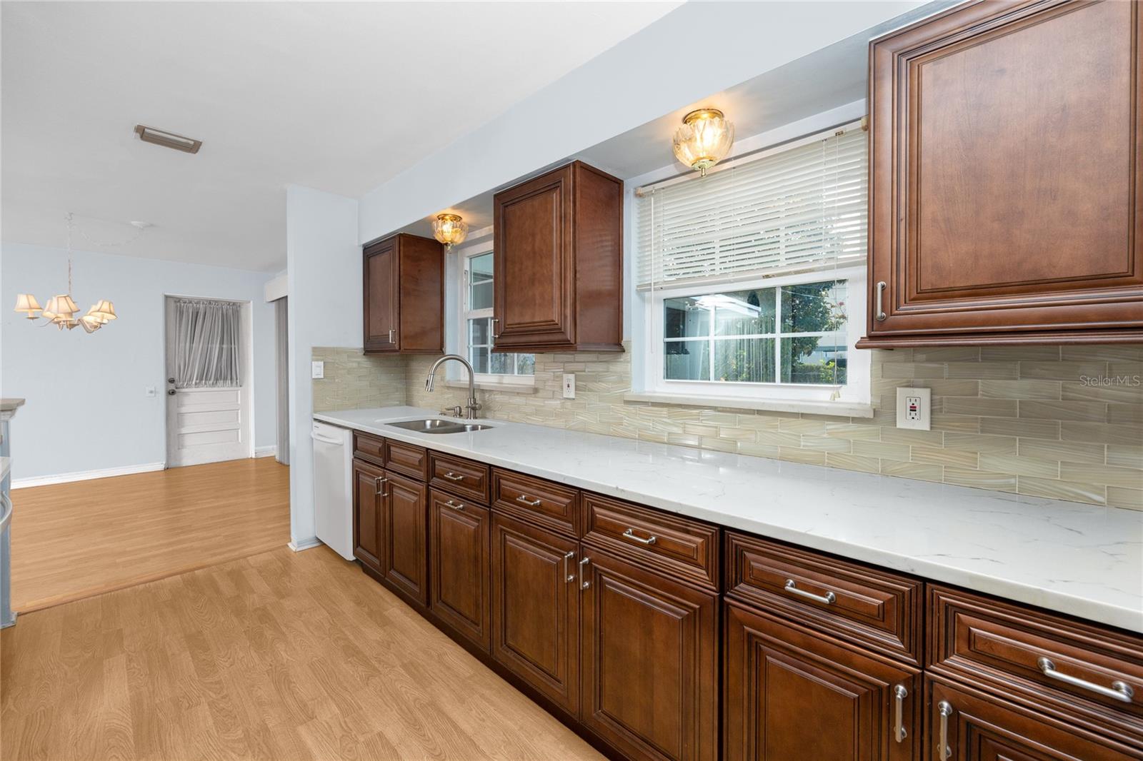 Listing photo id 1 for 7777 117th Street