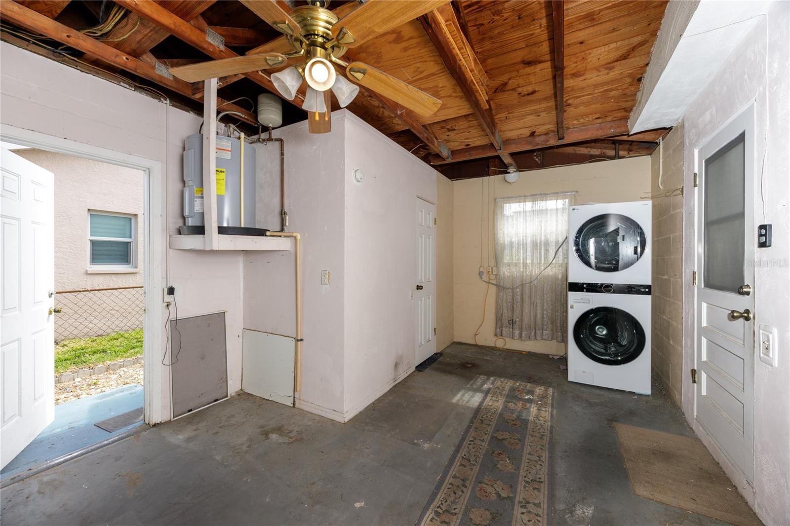 Listing photo id 28 for 7777 117th Street