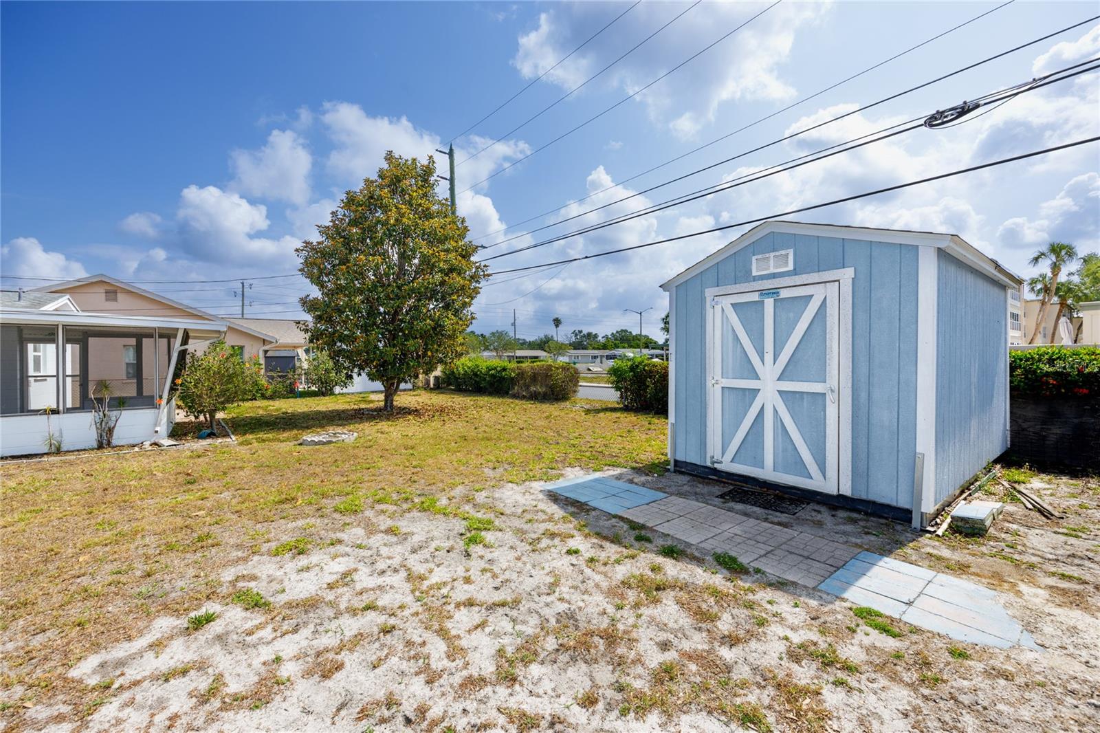 Listing photo id 31 for 7777 117th Street