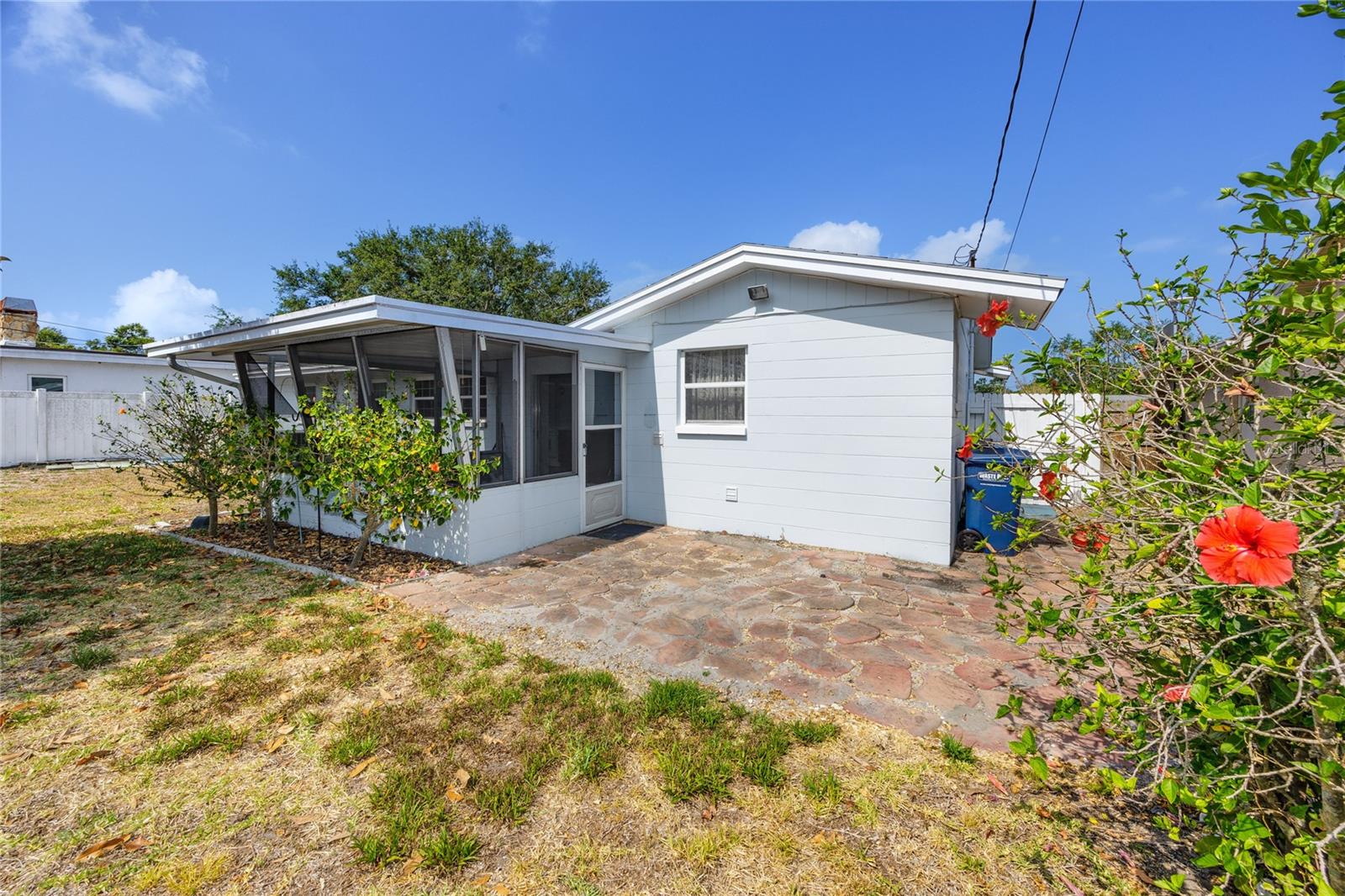 Listing photo id 33 for 7777 117th Street